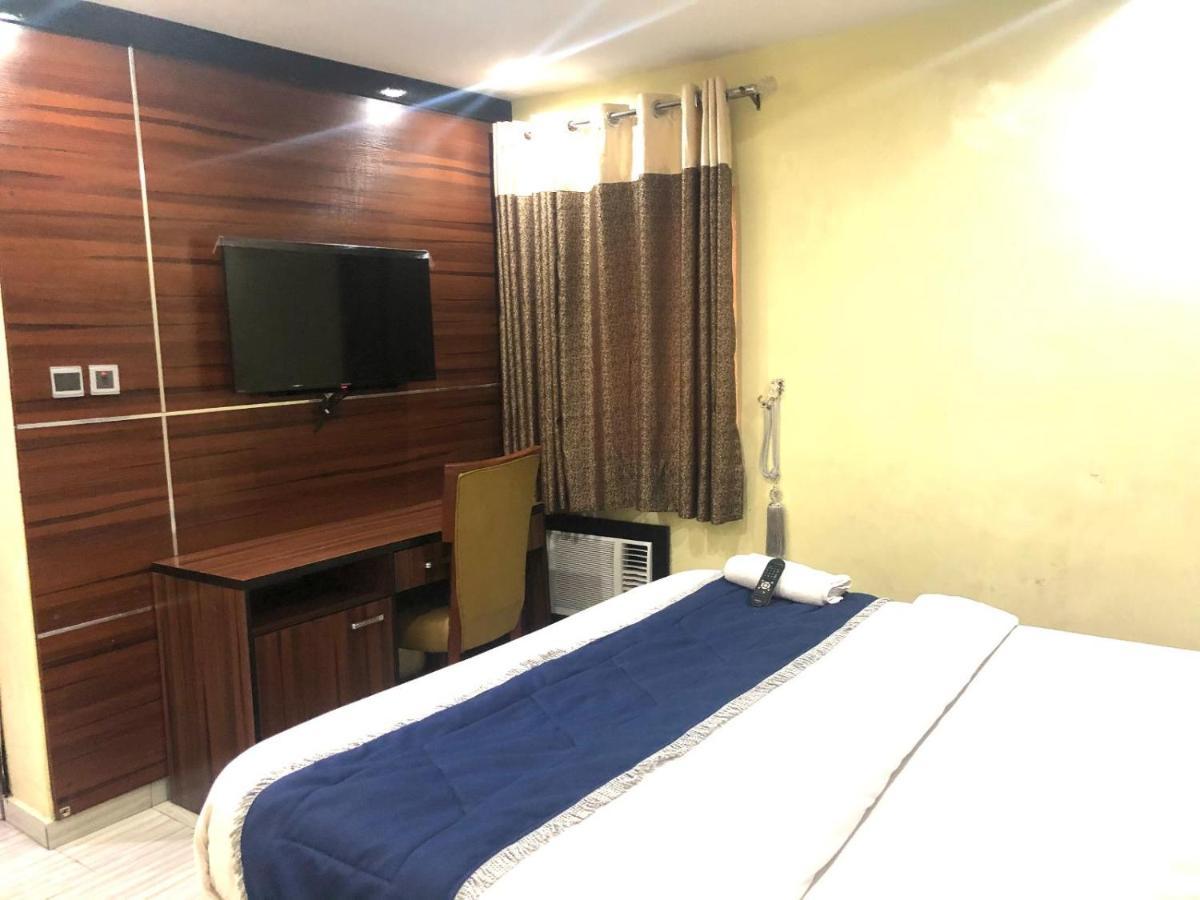 Six Diamond Hotel Икея Экстерьер фото