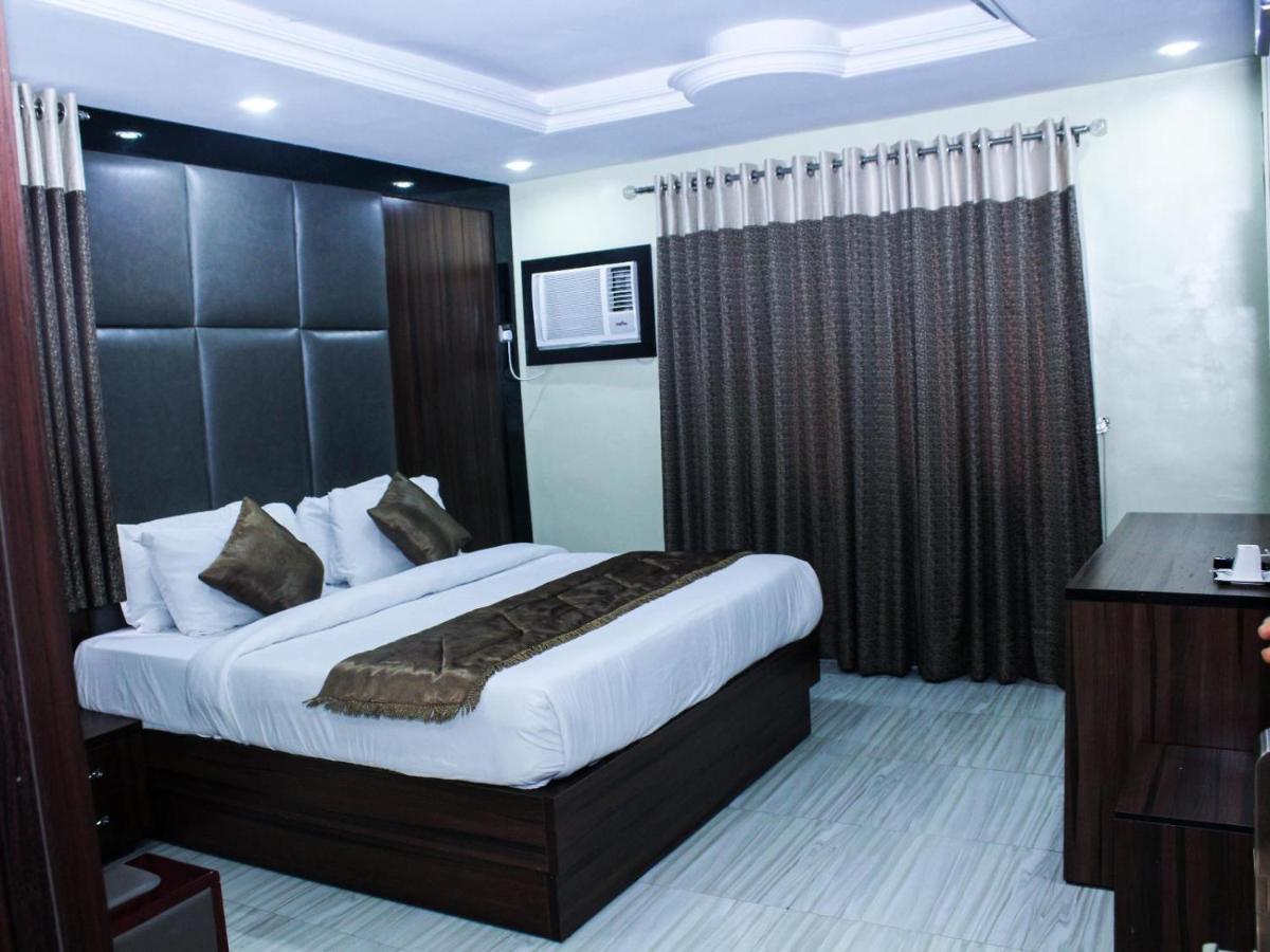 Six Diamond Hotel Икея Экстерьер фото