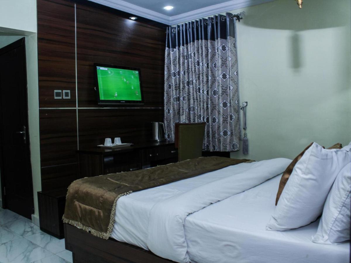 Six Diamond Hotel Икея Экстерьер фото