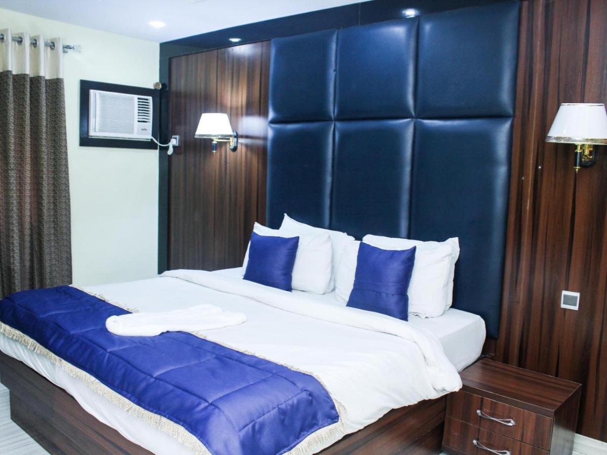 Six Diamond Hotel Икея Экстерьер фото